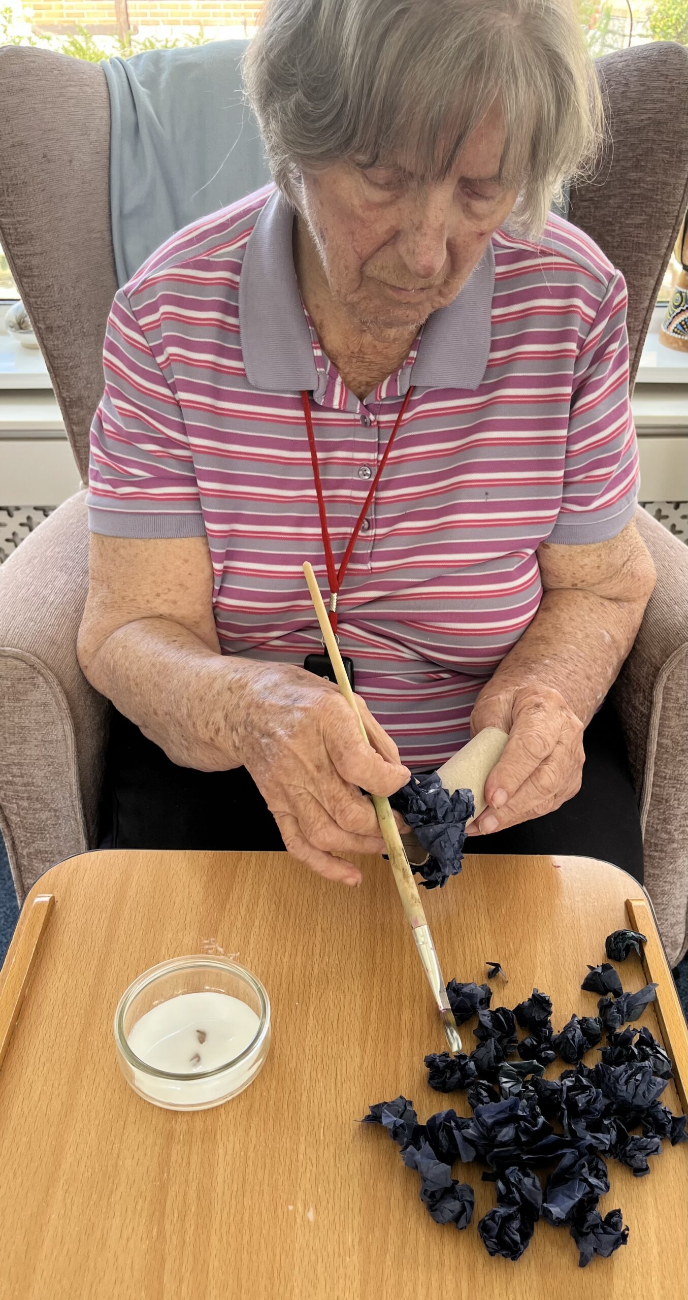 Barb chooses the colour black for her Hyacinth scaled